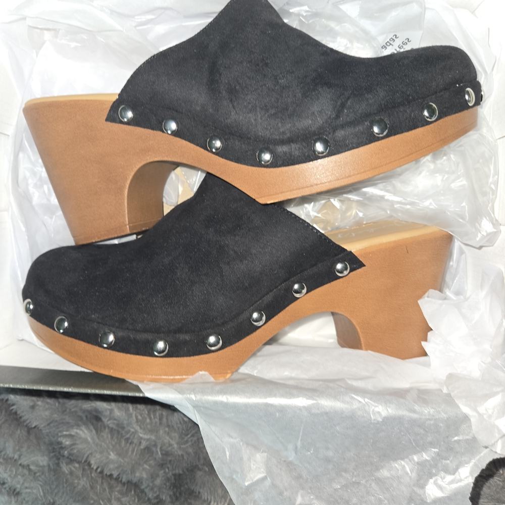 NWOT Black Suede Studded Clogs Size 9
